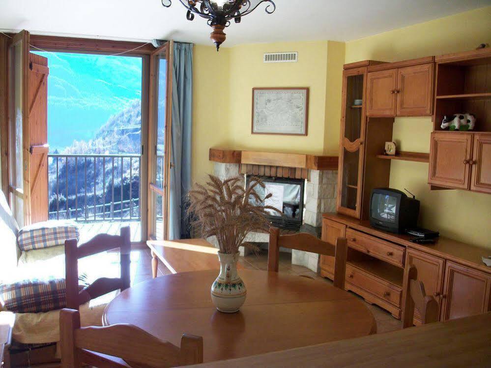 Apartamentos 3000 エスカリリャ エクステリア 写真