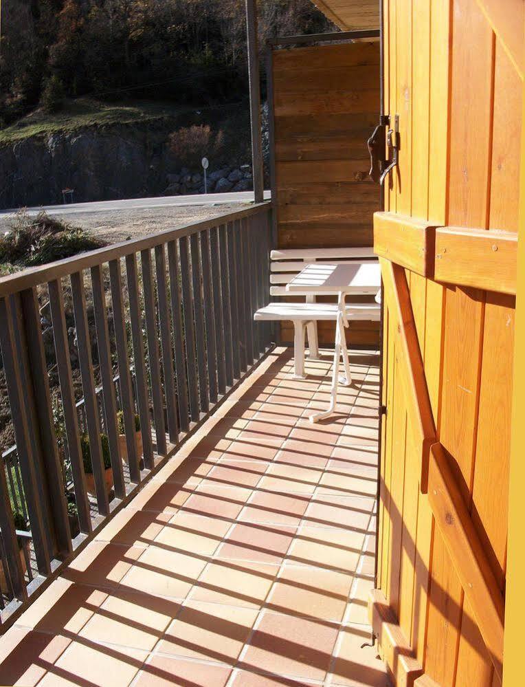 Apartamentos 3000 エスカリリャ エクステリア 写真